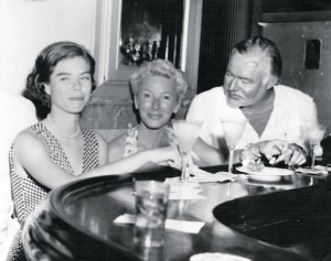 7-features_papas-favorite-poison_hemingway-drinking_632x500